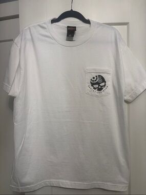 NWOT Harley-Davidson White Short Sleeve Pocket Tee with Black Skull Gear Graphic